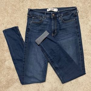 Hollister High Rise Medium Wash Skinny Jean